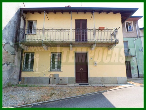 casa indipendente in vendita a Samarate