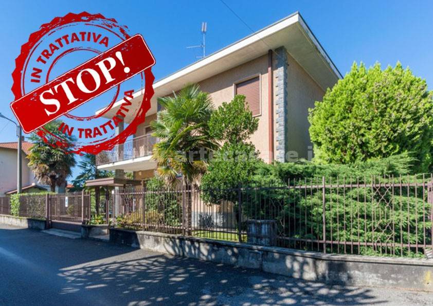 casa indipendente in vendita a Samarate
