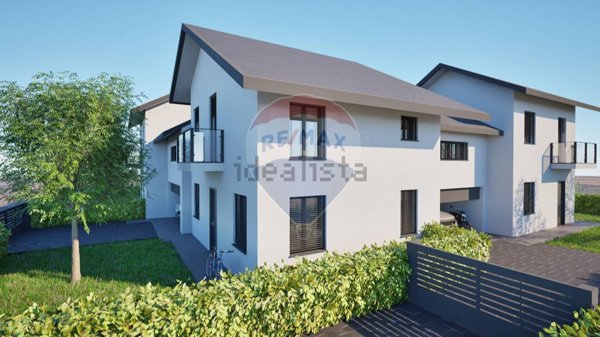 casa indipendente in vendita a Samarate in zona Verghera