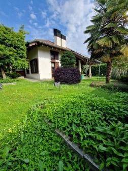 casa indipendente in vendita a Samarate