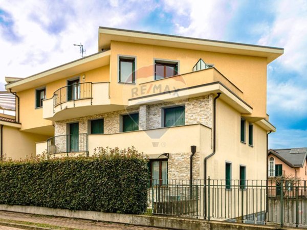 appartamento in vendita a Samarate