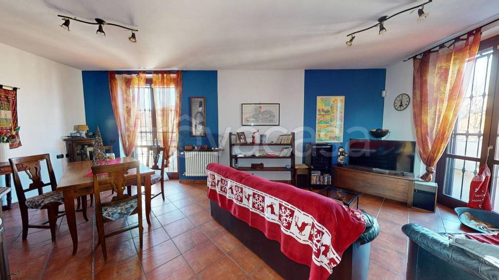 casa indipendente in vendita a Samarate
