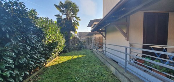 casa indipendente in vendita a Samarate