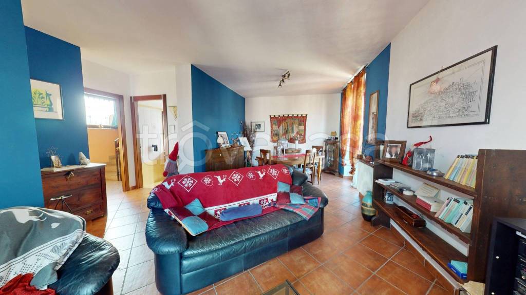 casa indipendente in vendita a Samarate
