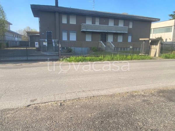 locale commerciale in vendita a Samarate