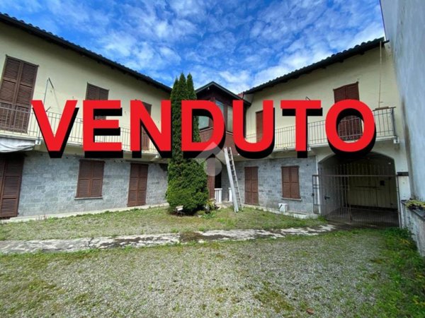 casa indipendente in vendita a Samarate