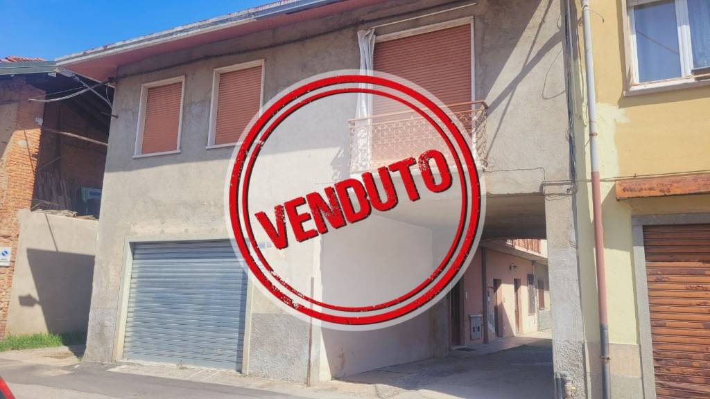appartamento in vendita a Samarate in zona San Macario