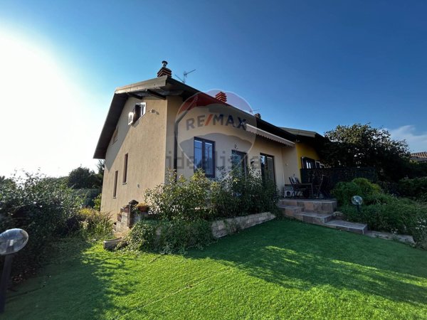 casa indipendente in vendita a Samarate in zona San Macario