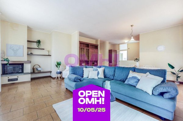 casa indipendente in vendita a Samarate