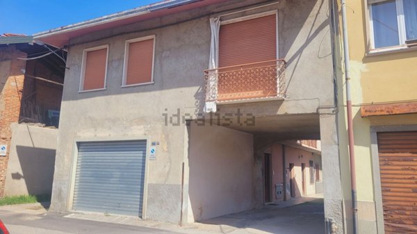 appartamento in vendita a Samarate in zona San Macario