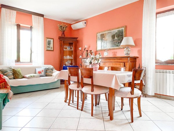 casa indipendente in vendita a Samarate in zona San Macario