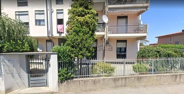 appartamento in vendita a Samarate in zona Cascina Elisa