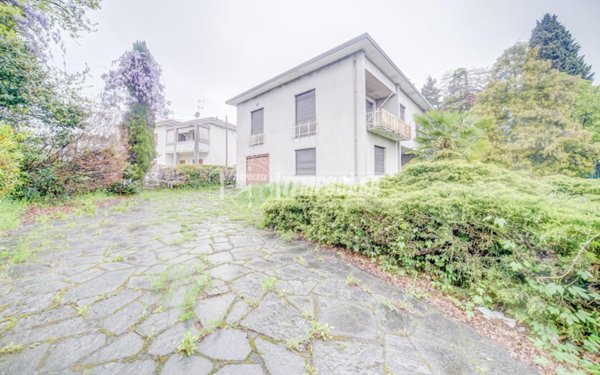 casa indipendente in vendita a Samarate