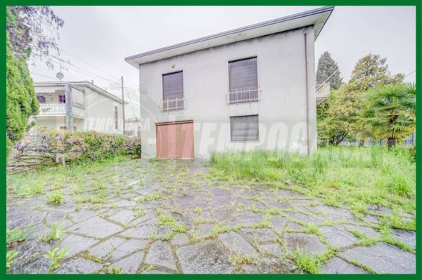 casa indipendente in vendita a Samarate
