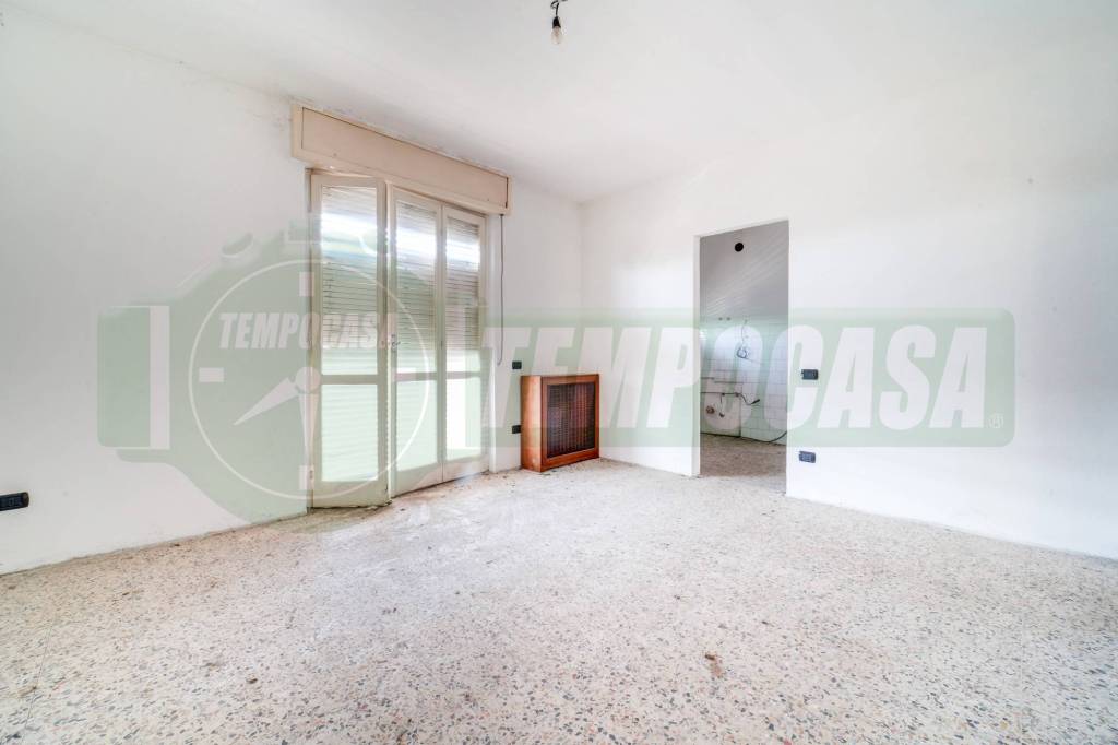 appartamento in vendita a Samarate in zona Cascina Elisa