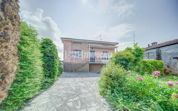 casa indipendente in vendita a Samarate