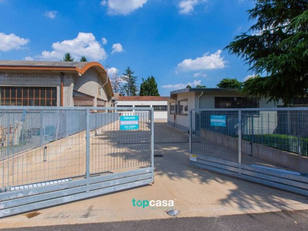 locale commerciale in vendita a Samarate