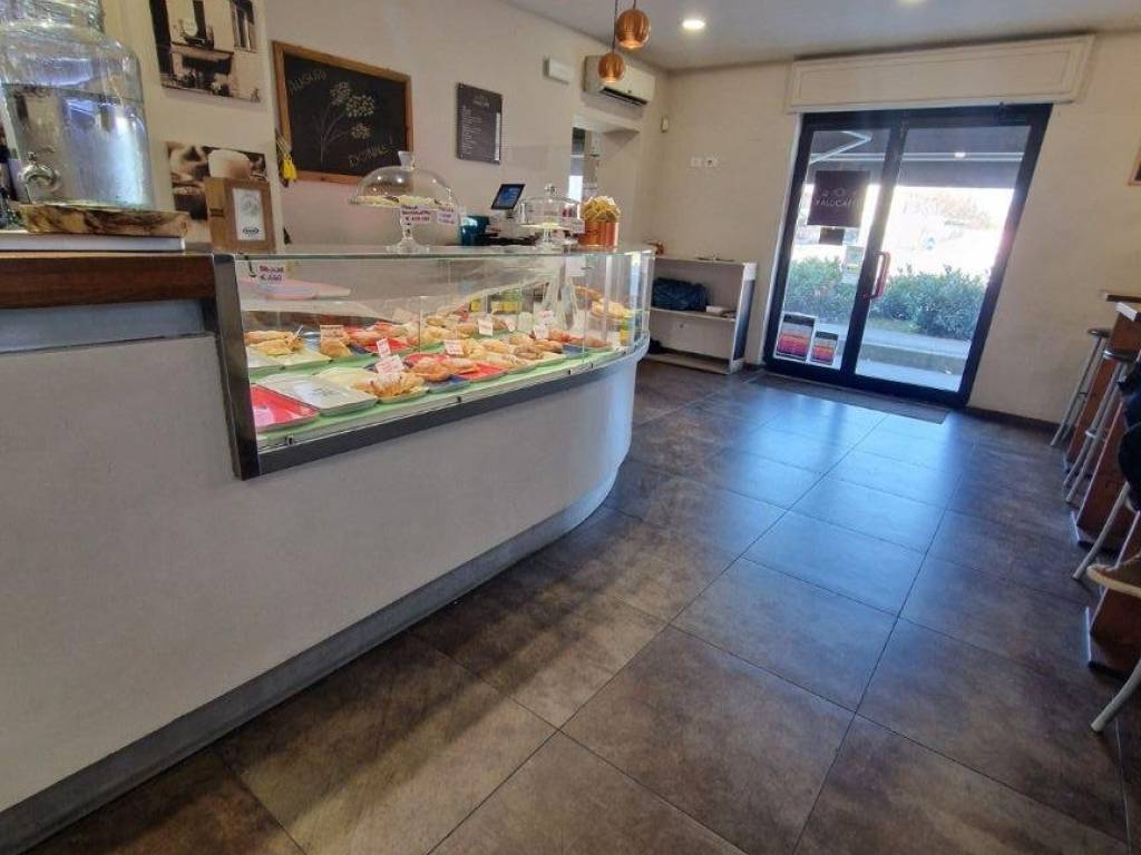 negozio in vendita a Samarate