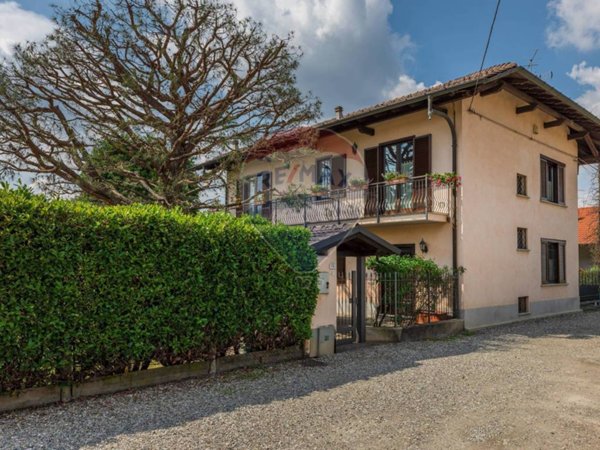 casa indipendente in vendita a Samarate