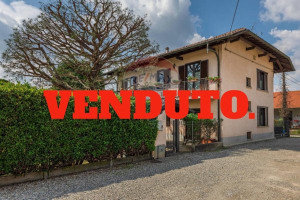 casa indipendente in vendita a Samarate