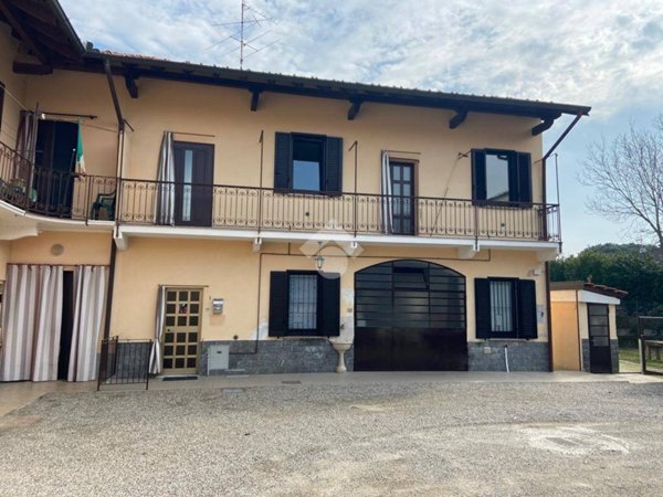 casa indipendente in vendita a Samarate