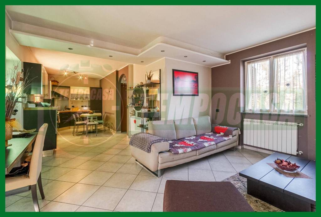 casa indipendente in vendita a Samarate