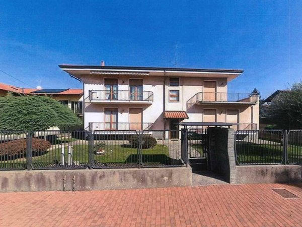 appartamento in vendita a Samarate in zona San Macario