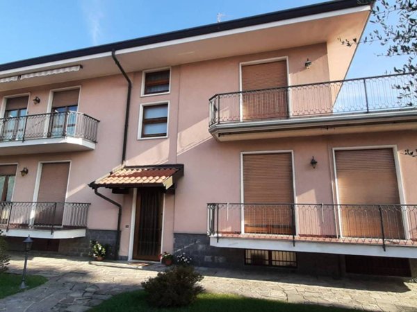 appartamento in vendita a Samarate in zona San Macario