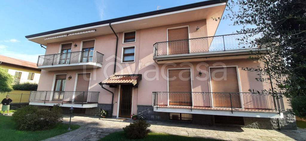 appartamento in vendita a Samarate in zona San Macario