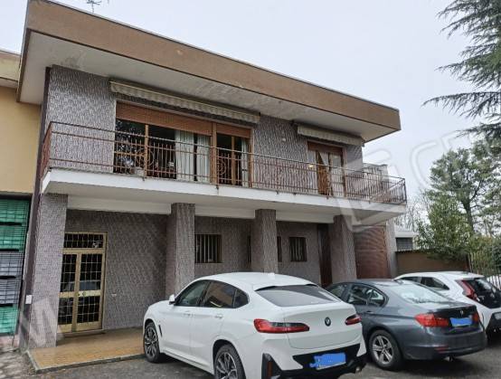 locale commerciale in vendita a Samarate