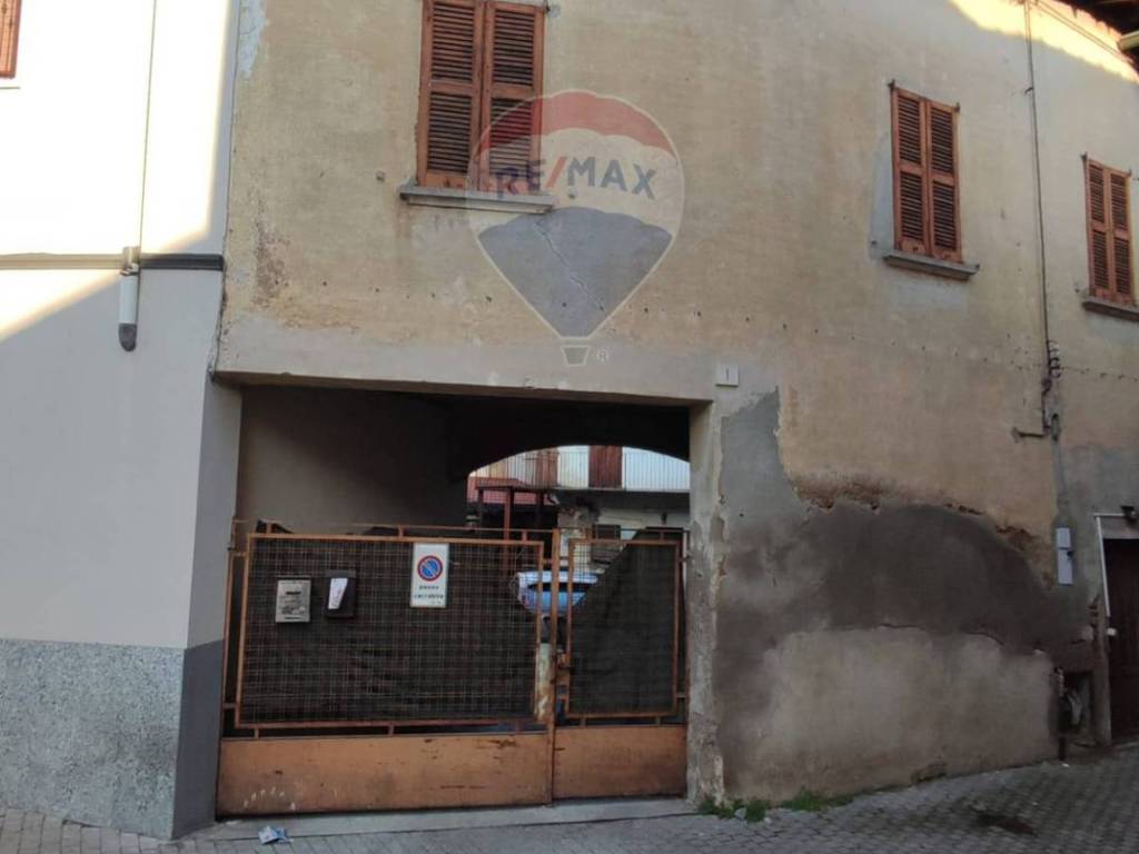 casa indipendente in vendita a Samarate