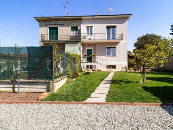 casa indipendente in vendita a Samarate