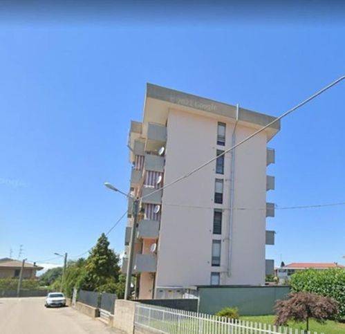 appartamento in vendita a Samarate in zona Cascina Elisa