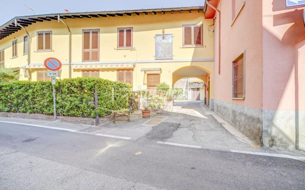 casa indipendente in vendita a Samarate