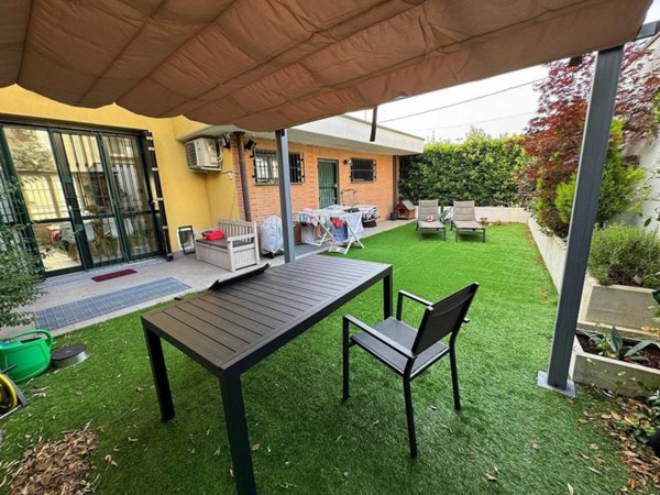 casa indipendente in vendita a Samarate