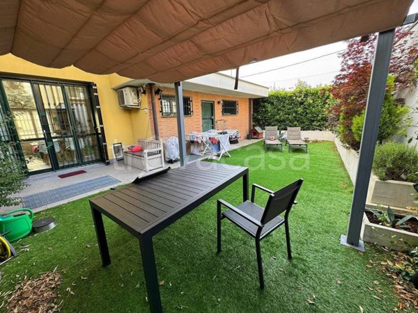 casa indipendente in vendita a Samarate