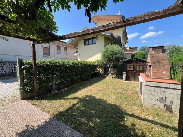 appartamento in vendita a Samarate