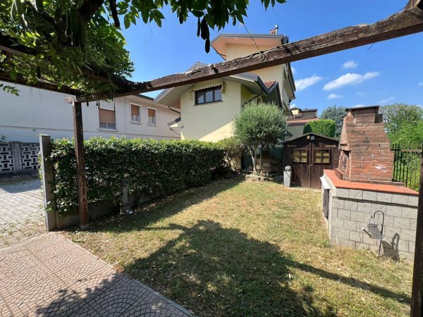 appartamento in vendita a Samarate