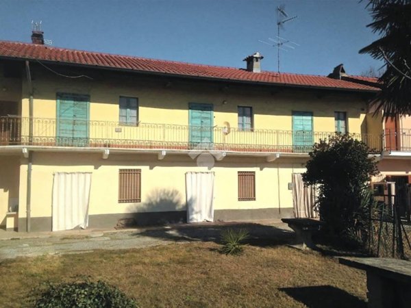 casa indipendente in vendita a Samarate in zona Cascina Costa
