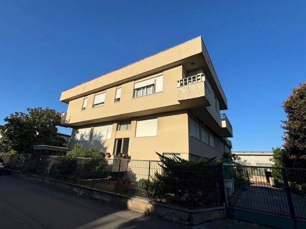 locale di sgombero in vendita a Samarate