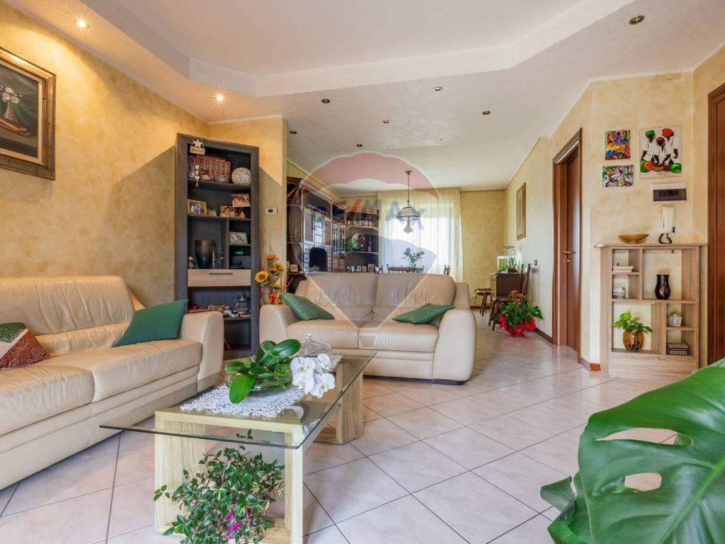 appartamento in vendita a Samarate