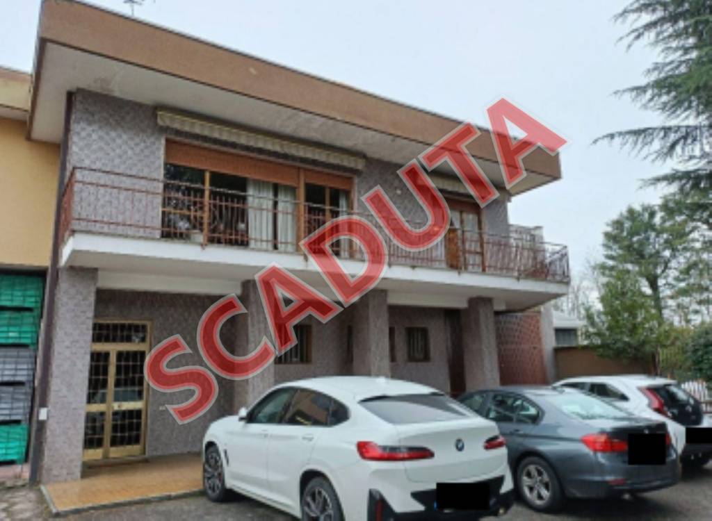 locale commerciale in vendita a Samarate