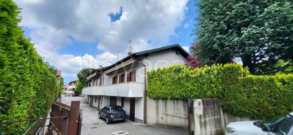 casa indipendente in vendita a Samarate