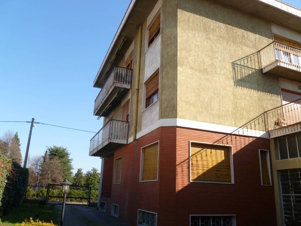 ufficio in vendita a Samarate in zona Verghera