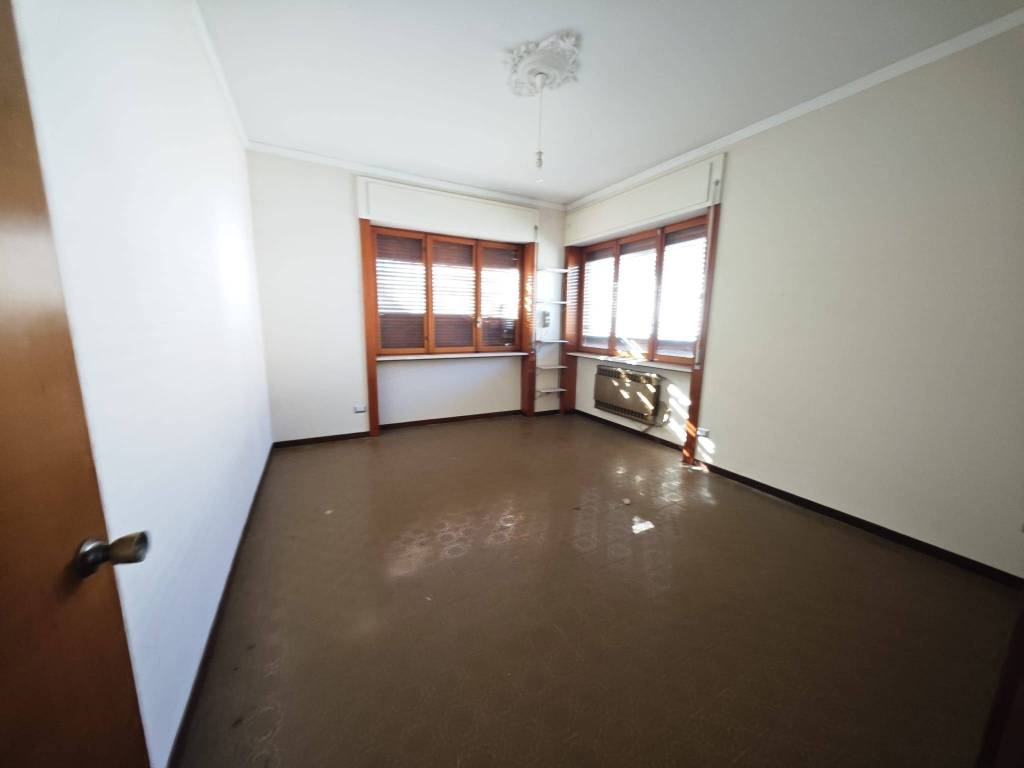 appartamento in vendita a Samarate in zona Verghera