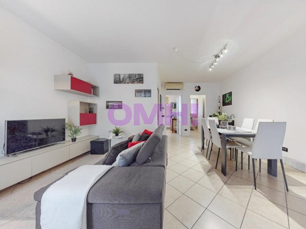 casa indipendente in vendita a Samarate