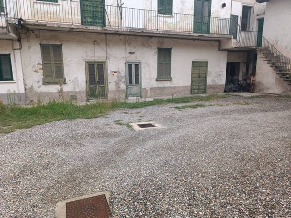 casa indipendente in vendita a Samarate