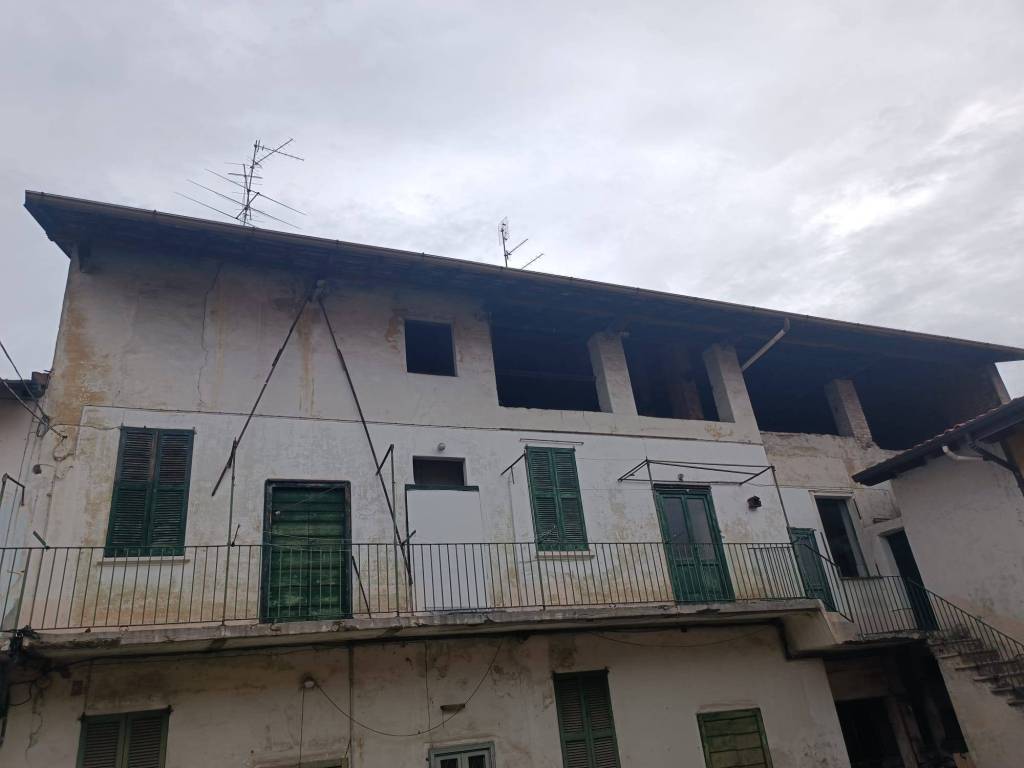 casa indipendente in vendita a Samarate