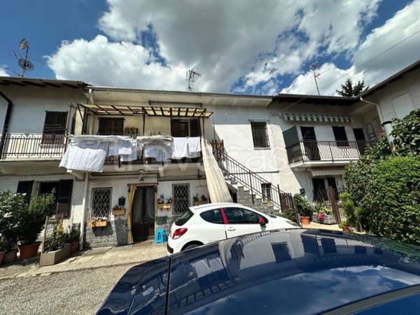 casa indipendente in vendita a Samarate