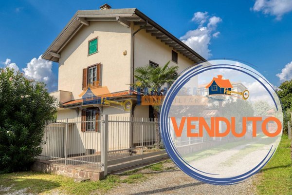casa indipendente in vendita a Samarate